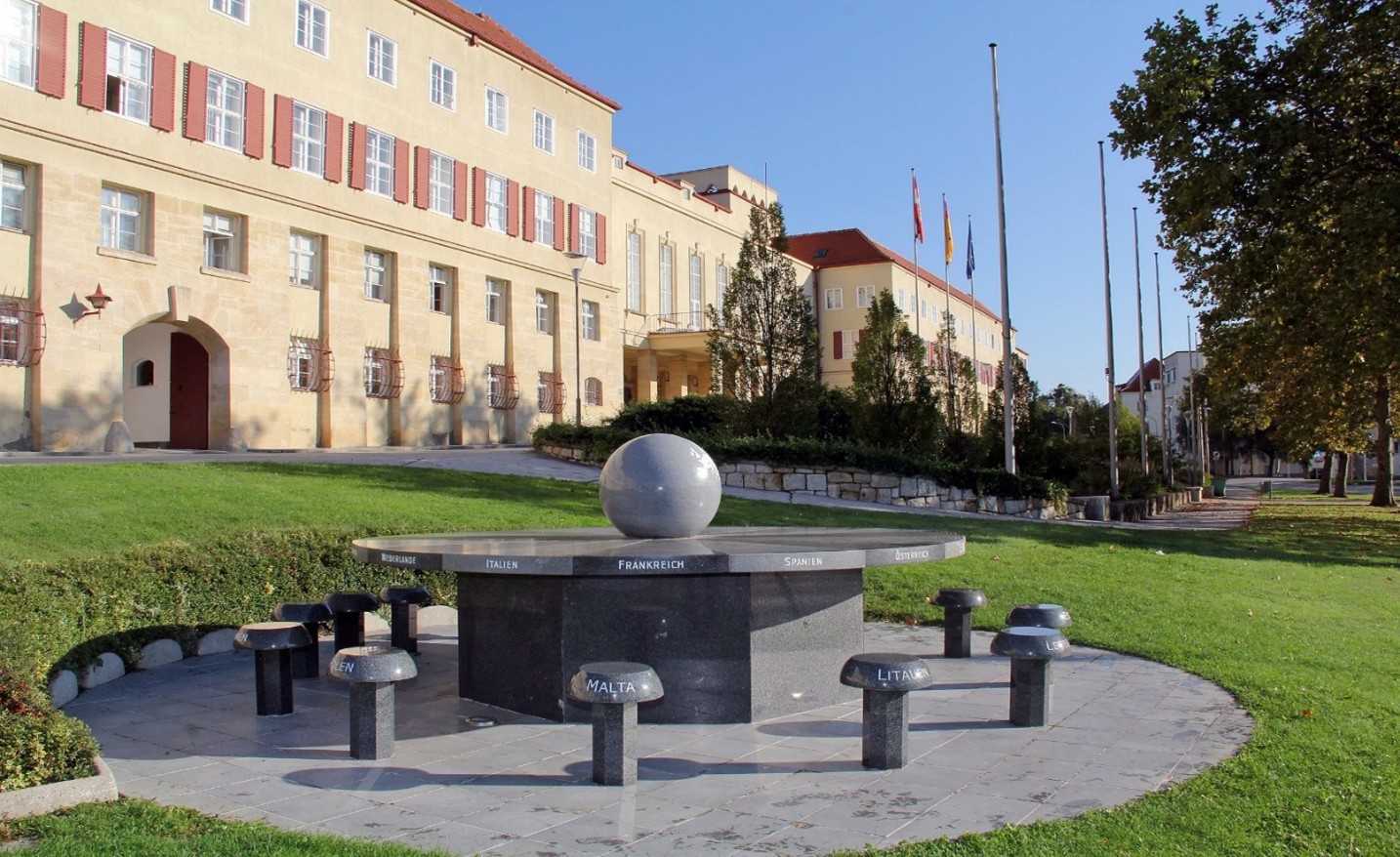 Außenansicht des Gebäudes der Landesregierung Burgenland