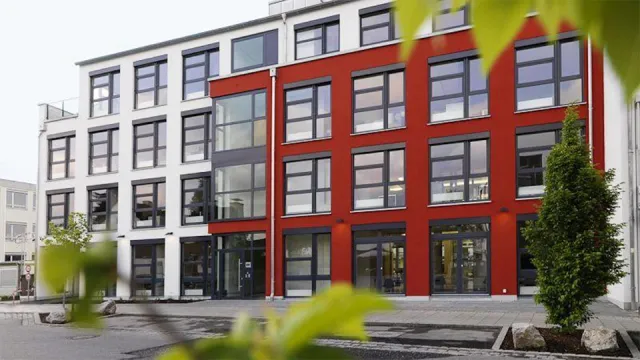 Groh Hauptgebäude Frontansicht 