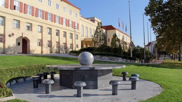 Außenansicht des Gebäudes der Landesregierung Burgenland